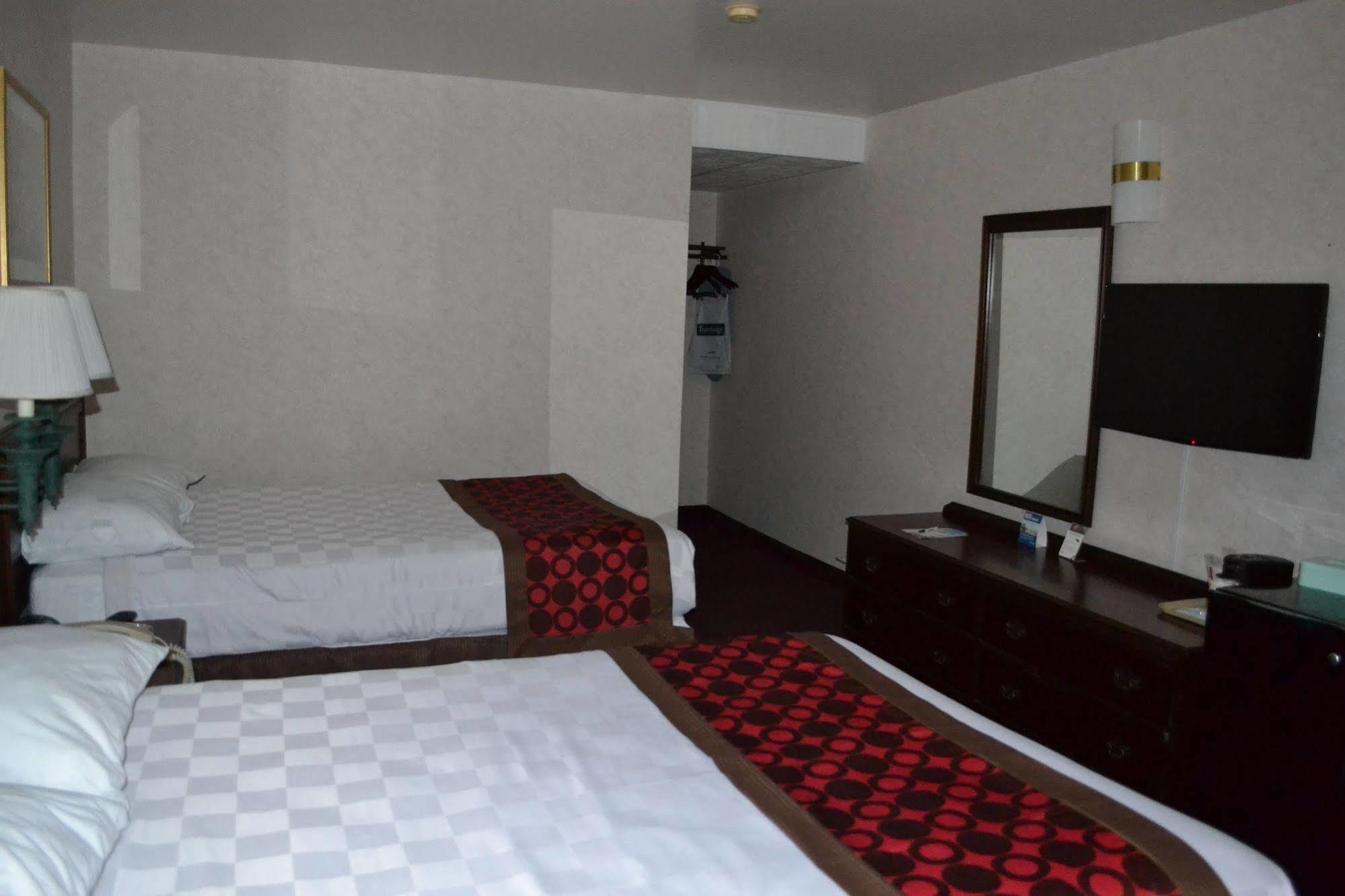Travelodge By Wyndham Niagara Falls - New York Exterior photo